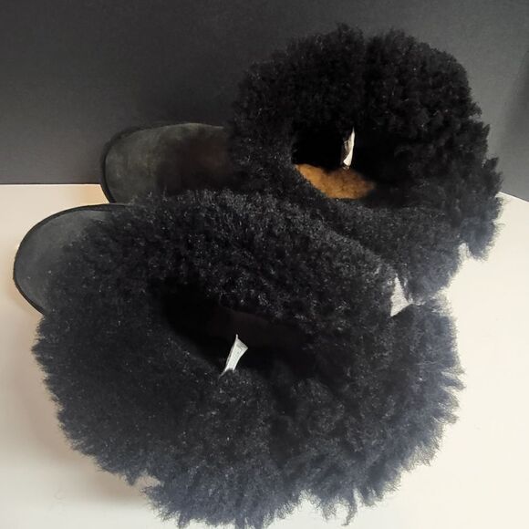 Ugg Women's Deep Green Short Ankle Boots - Picture 8 of 10